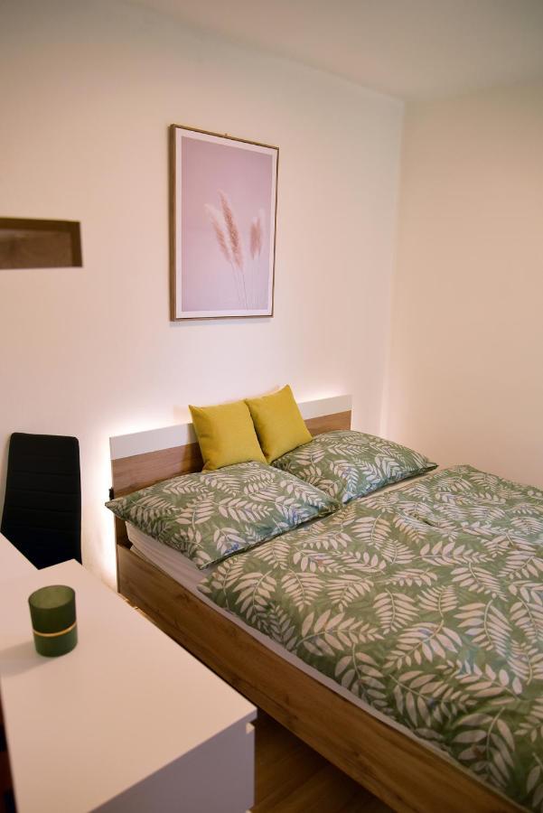 Apartment, Sun Terrace, Privat Parking Besztercebánya Kültér fotó