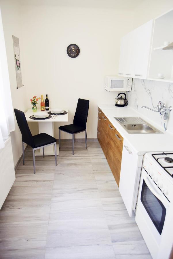 Apartment, Sun Terrace, Privat Parking Besztercebánya Kültér fotó