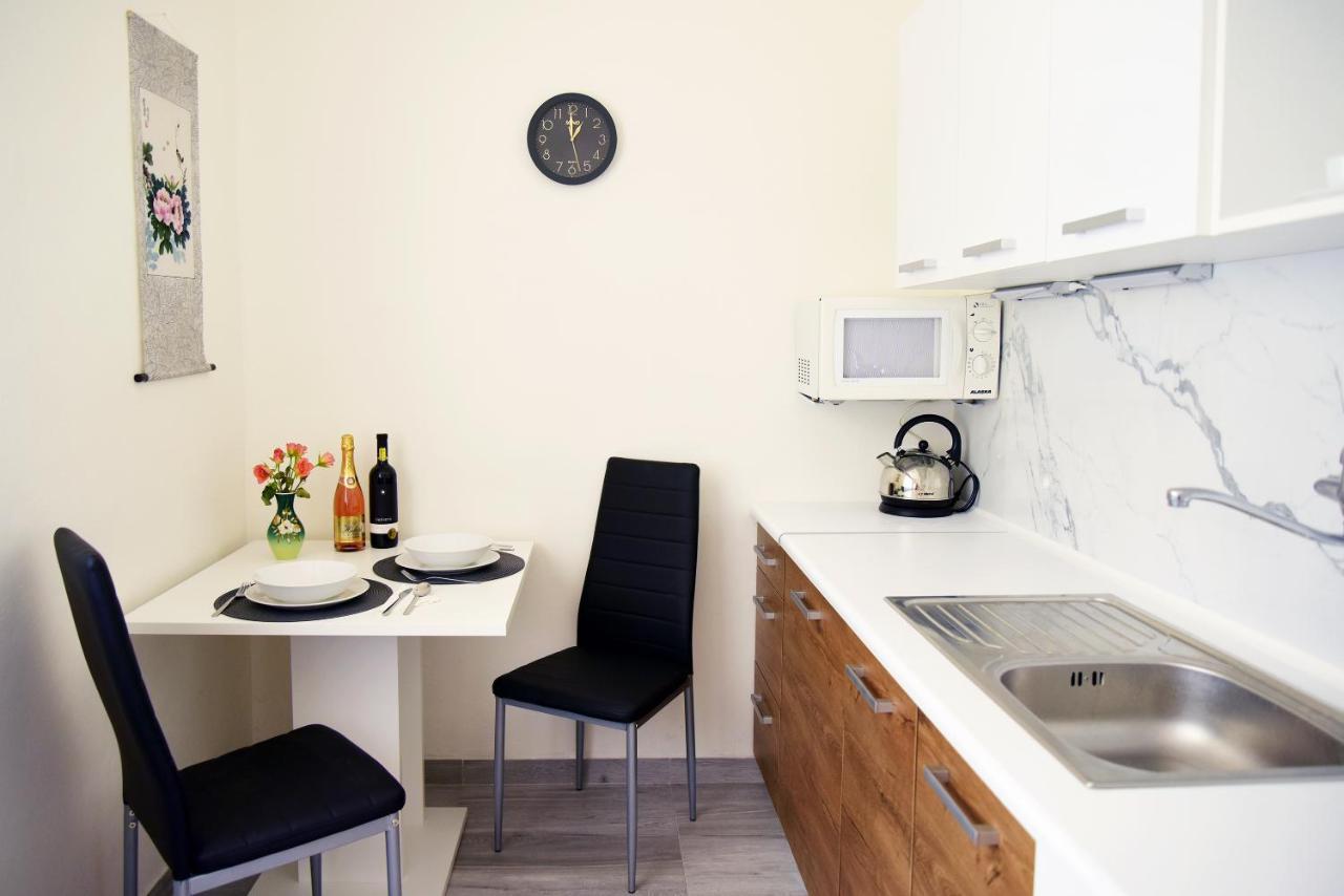 Apartment, Sun Terrace, Privat Parking Besztercebánya Kültér fotó