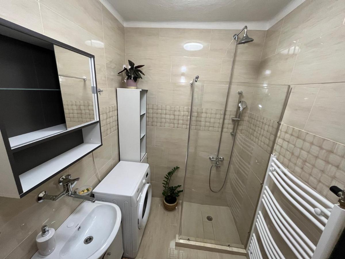 Apartment, Sun Terrace, Privat Parking Besztercebánya Kültér fotó
